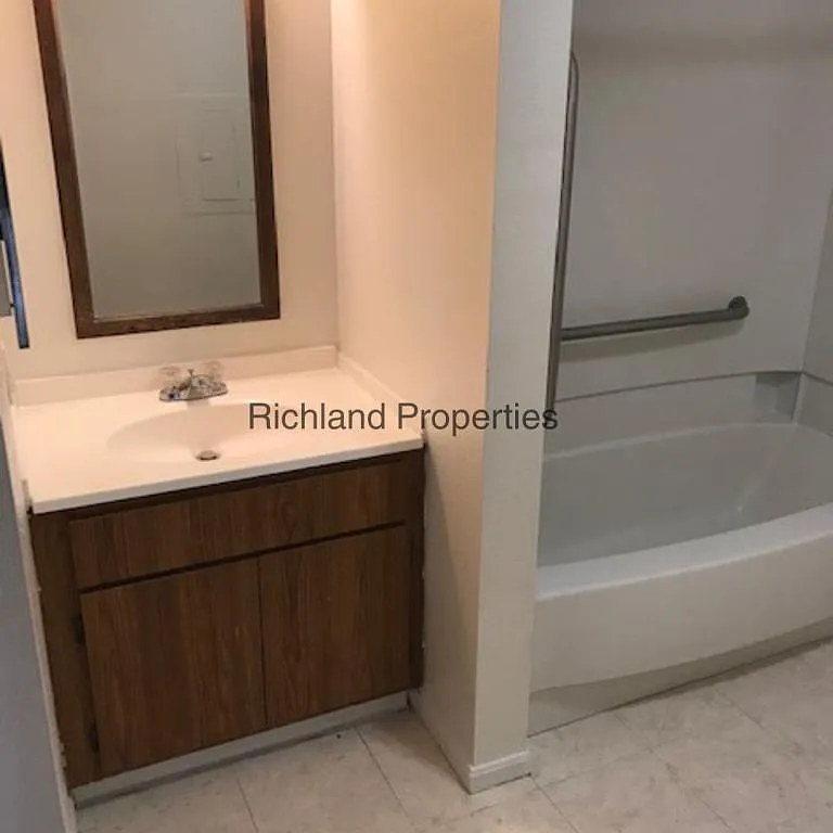 300 West Clay, Apt. 1 — Photo 3