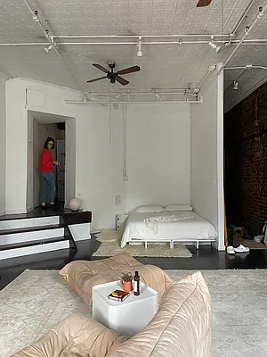 Rented by Compass | media 18