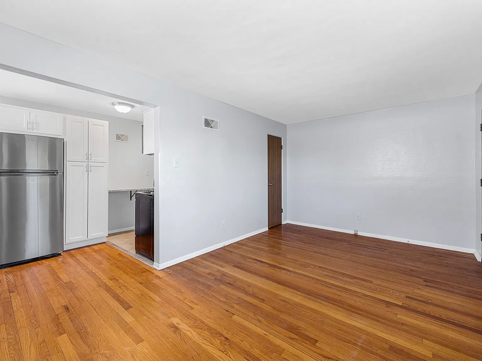 1 bed, 570 sqft, $1,095 — Photo 2