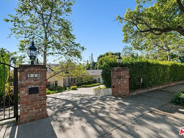 510 Toyopa Dr — Photo 1