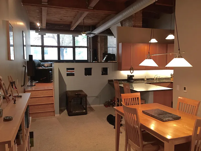 2804 N Lakewood Ave #107 — Photo 2
