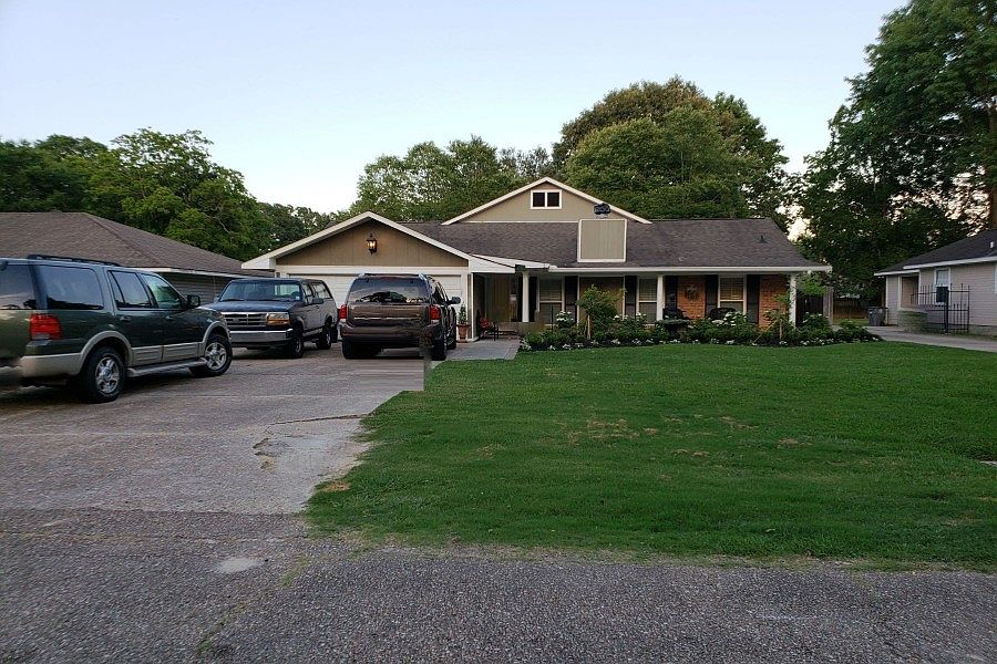 1st image of 10660 Downey Dr