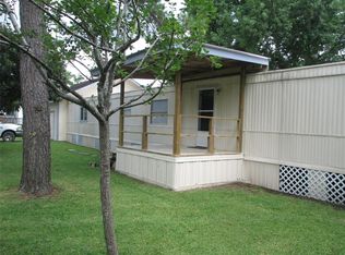 318 Red Haven Dr, Highlands, TX 77562