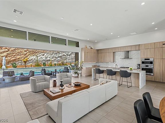 3rd image of 21 Sand Star Ln