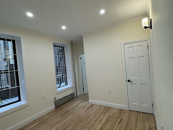 4th image of 110 6th Ave #6
