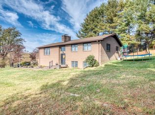 511 Cedar Ln, Glade Spring, VA 24340