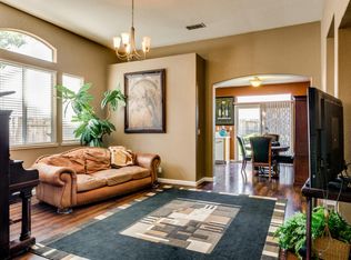 1525 Ledbury St, Roseville, CA 95747