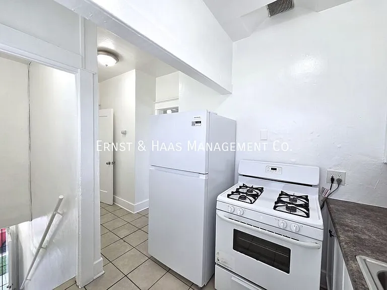 1436 Walnut Ave #1 — Photo 8