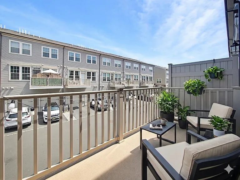 44 Leahy Dr — Photo 22