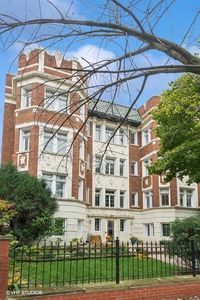 4550 N Malden St APT 2N, Chicago, IL, 60640