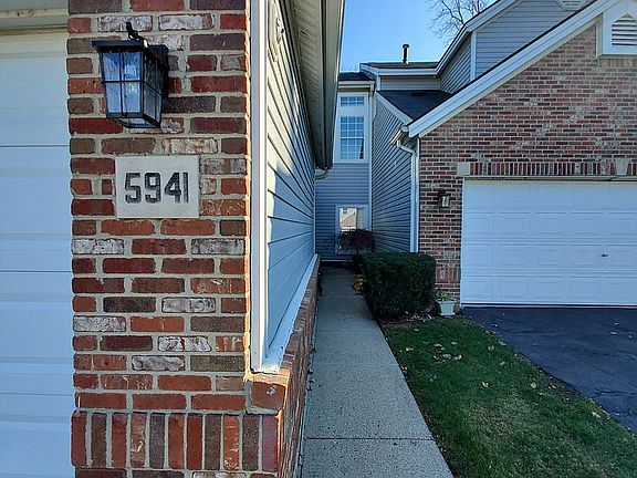 3rd image of 5941 Creekside Dr