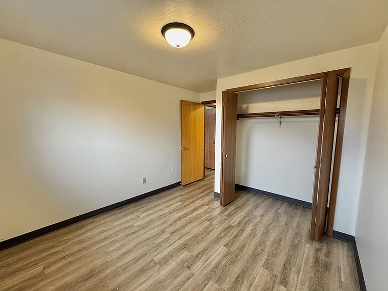 1721 Lenwood Ave #10 — Photo 12