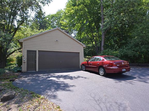 2nd image of 17 Millwood Ct