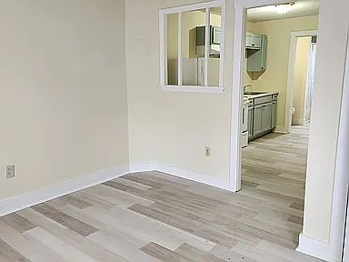 3rd image of 322 Woodstock Ln
