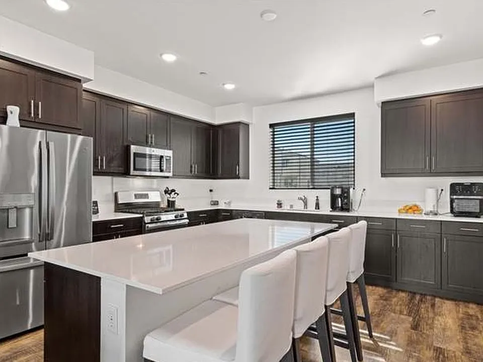 5402 Calle Sandwaves #165