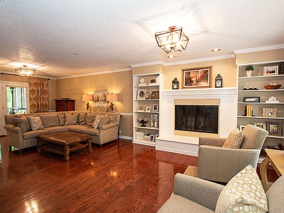 5th image of 11400 Gates Mill Dr