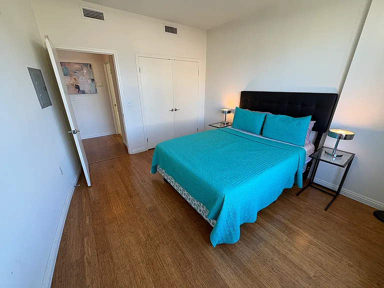 530 K St #711 — Photo 17