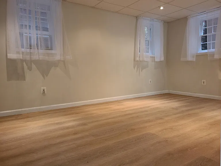 403 Thayer Ave — Photo 13