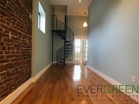 Rented by ERNY LLC | media 16