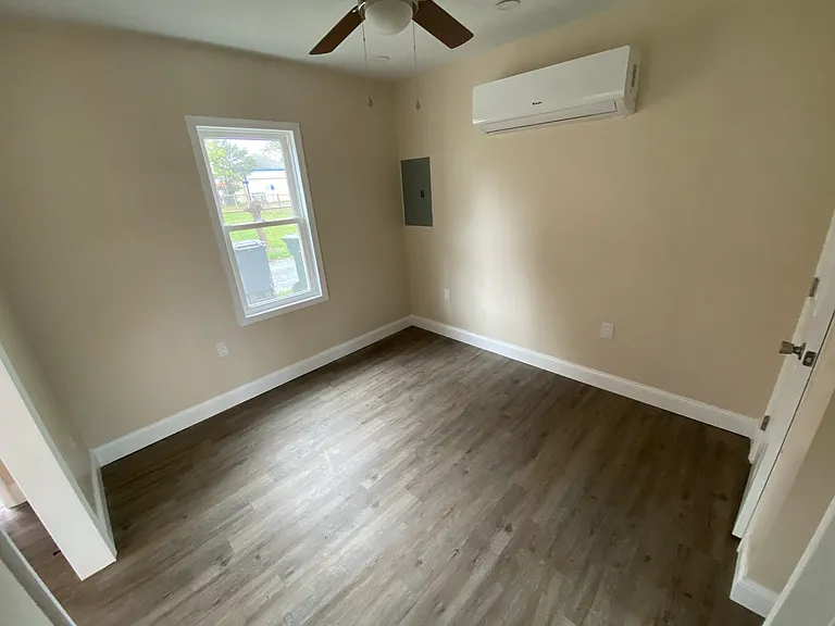 280 4th Ave #101 — Photo 8