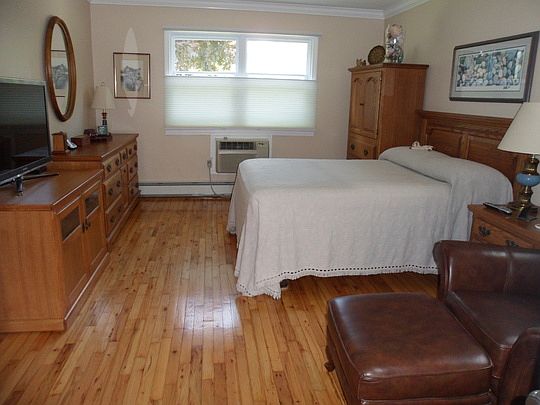 5th image of 2402 Wilshire Ln