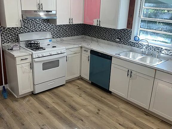 2nd image of 307 Lindbergh Blvd