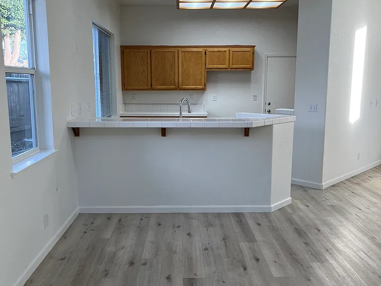 525 Wicklow Dr — Photo 24