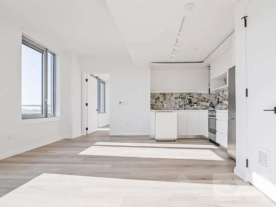 957 Atlantic Ave #904
