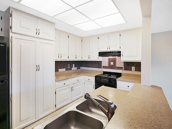 5th image of 5536 Cribari Cir
