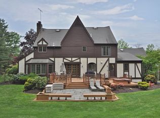 15 Vanderbilt Dr, Livingston, NJ 07039