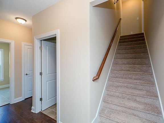 4th image of 3401 Amberley Dr