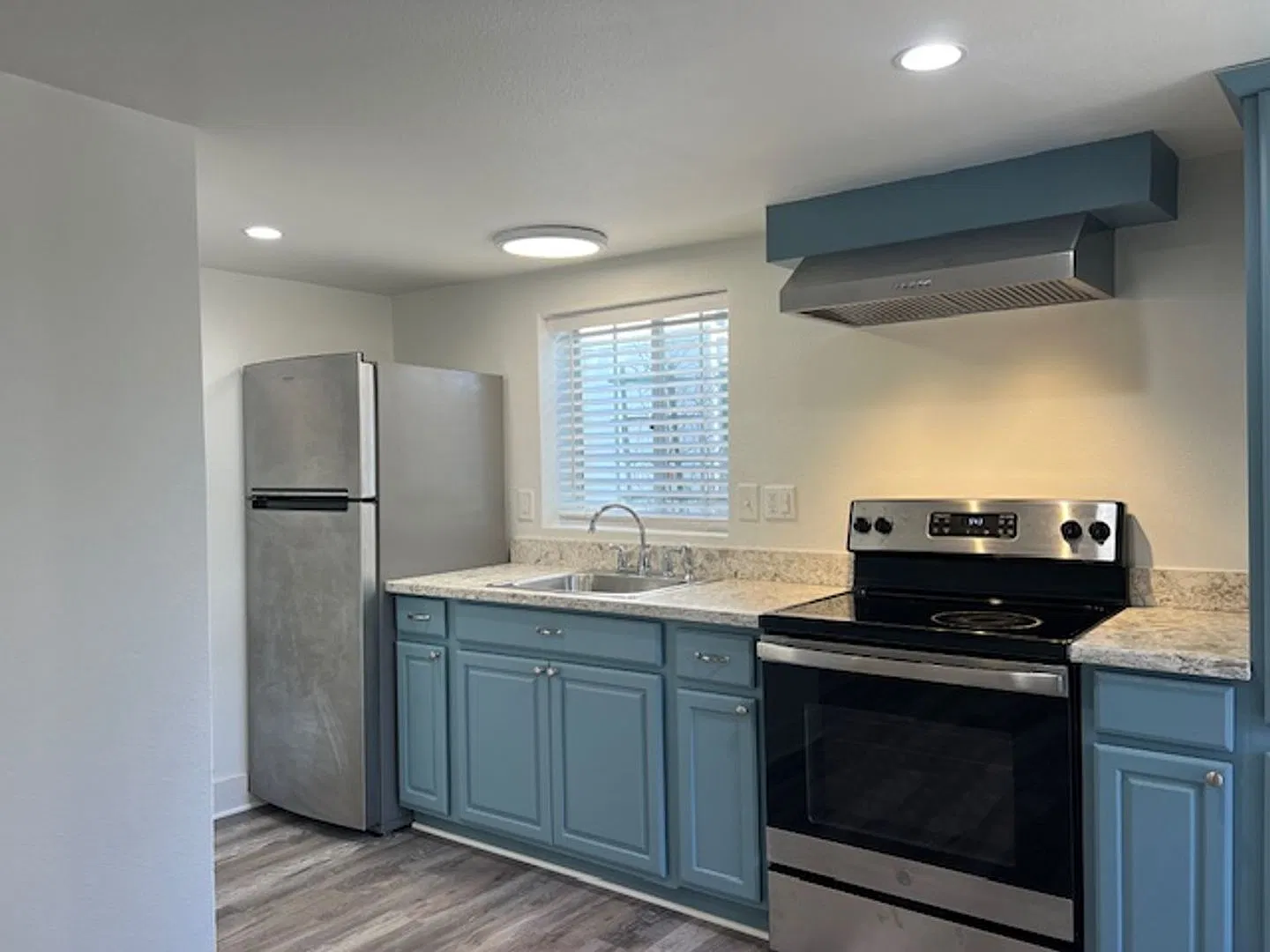 Oakland Studio - Remodeled & Ready — Photo 2