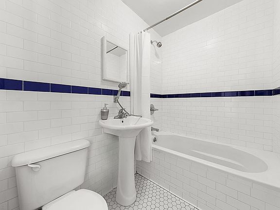 4th image of 220 W 111th St APT 1D
