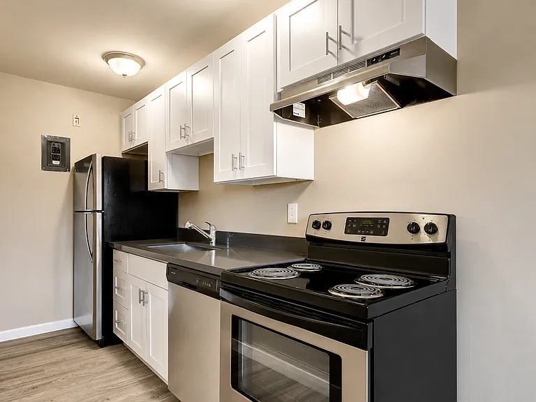Breezy Apartments — Photo 4