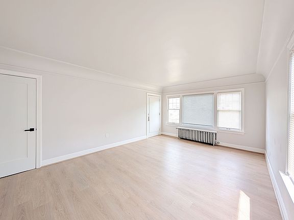 2nd image of 2711 Franklin Ave E APT 1