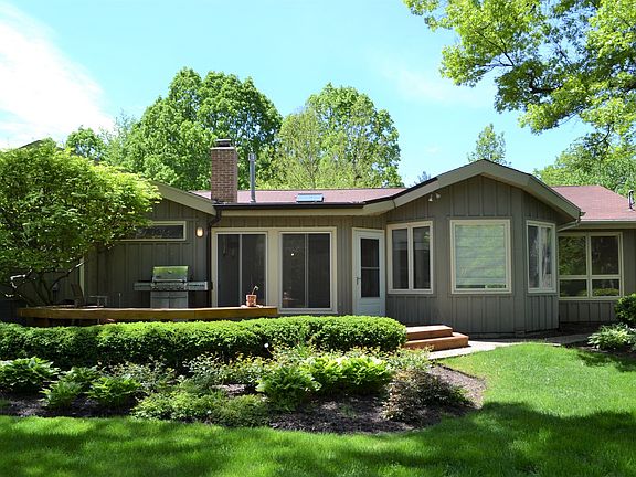 4th image of 2935 Idlewood Ln