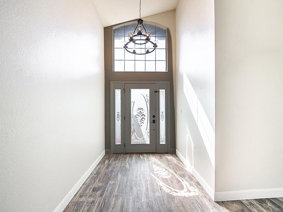 4th image of 1046 High Meadow Dr