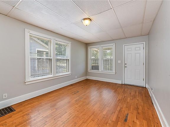 3rd image of 7915 Montgall Ave