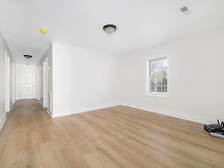 1729 Mary St — Photo 3