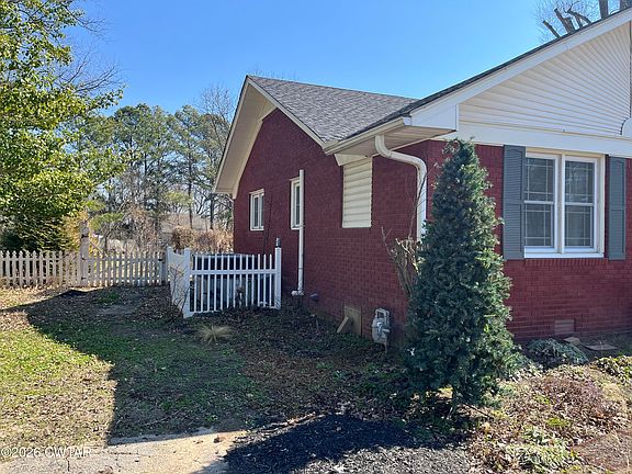 4th image of 436 Main St