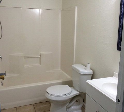 3rd image of 2407 Rockwell Dr