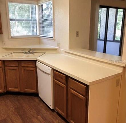 2nd image of 2911 Antique Oaks Cir APT 14