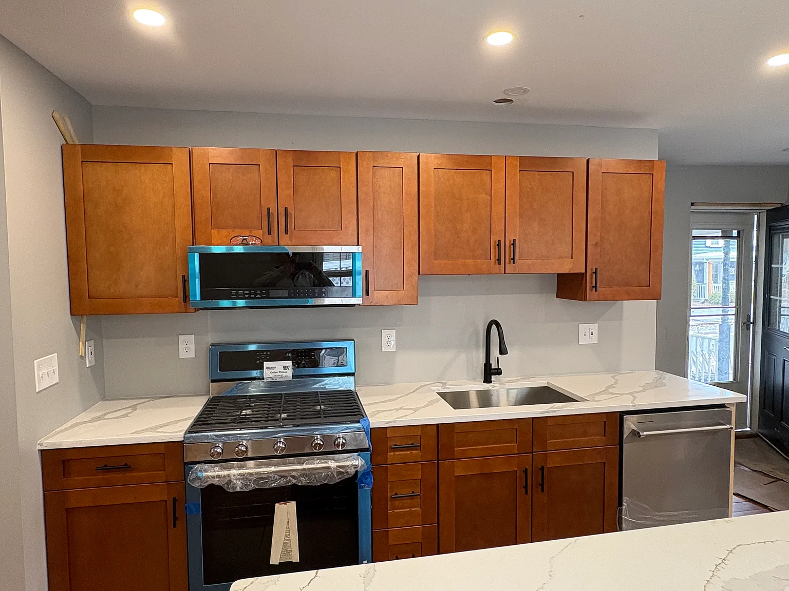 4 bed, 2200 sqft, $4,000 — Photo 2
