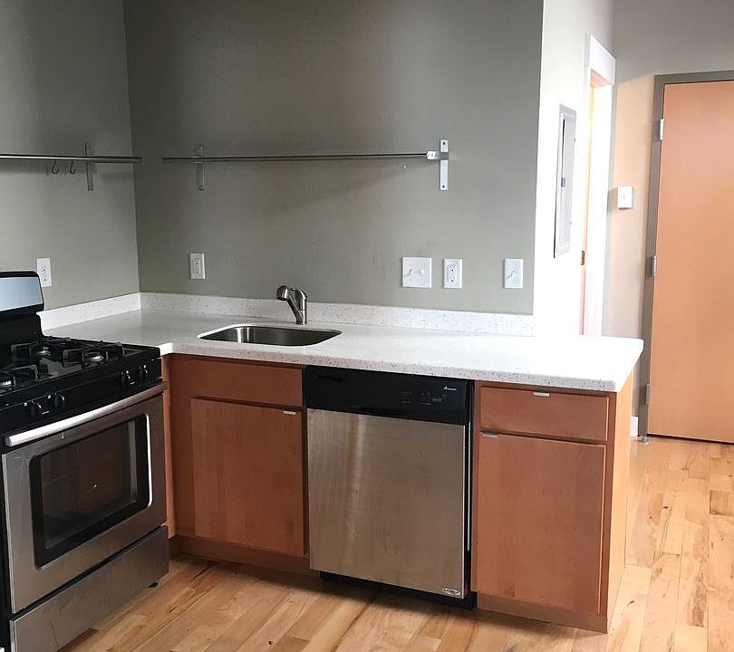1st image of 25 E 15th St APT 1
