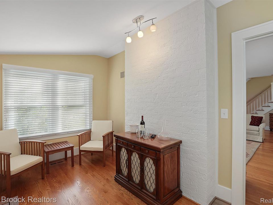 46 Oakdale Blvd, photo 8