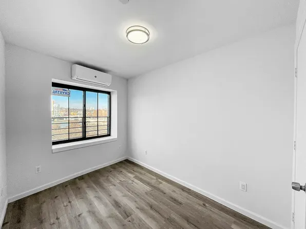 2588 Heath Avenue image 5 of 8