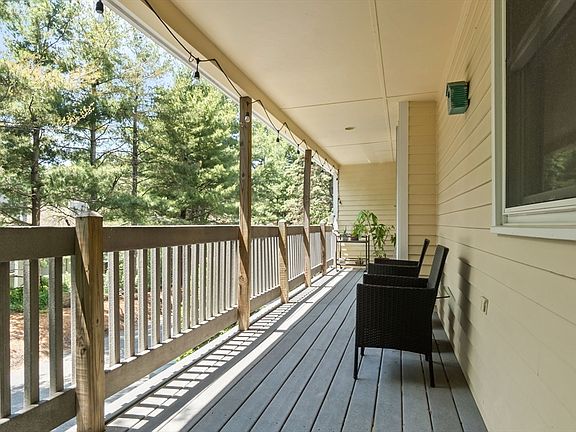 4th image of 6 Queensberry Dr #6