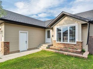 13 W Coleman Cres, Blackfalds, AB T4M0C7