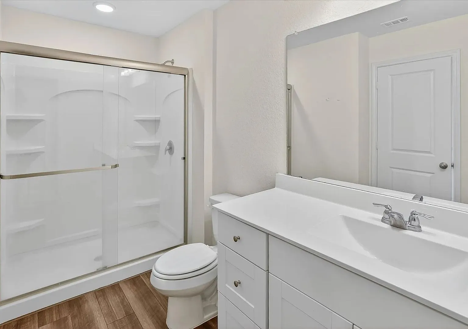Room in 3 Bedroom Home at Maple Ter — Photo 2