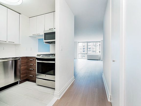 4th image of 240 E 86th St APT 5H